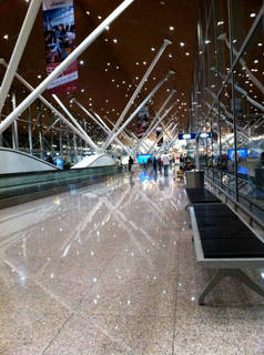 klia10_01.jpg